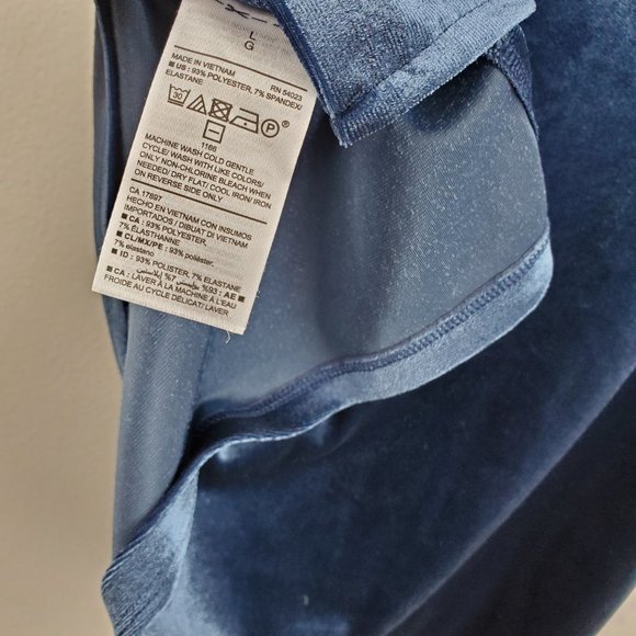 Old Navy Women's Blue Velour Top Short Sleeve Round Neck L Large Spring Basic - Picture 6 of 7